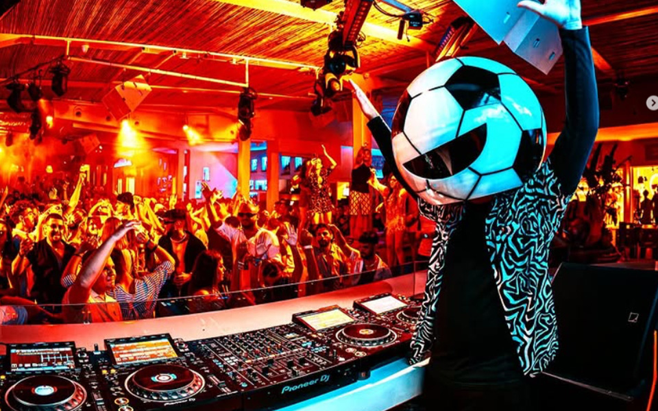 Velvet_Bass_DJ_3